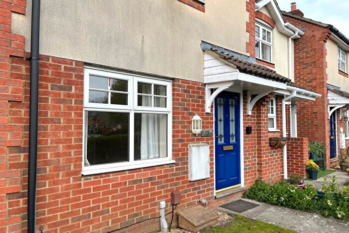 2 Bedroom Semi-Detached House To Rent In Forsythia Close, Havant, PO9