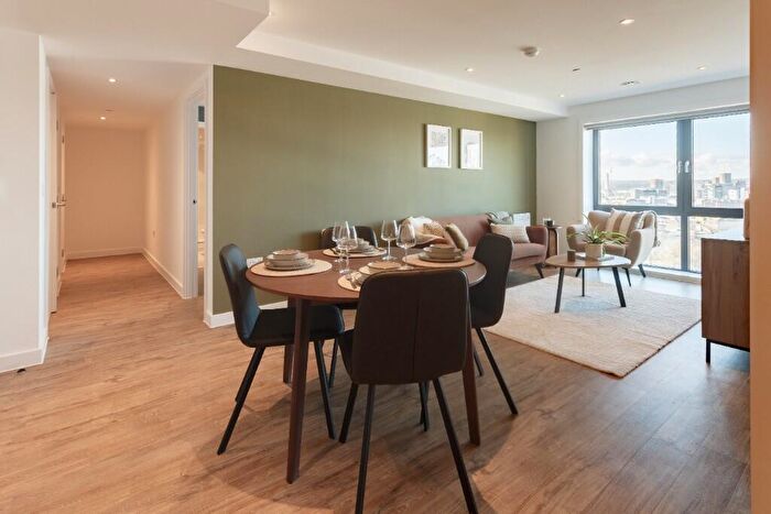 2 Bedroom Flat To Rent In Altitude At Phoenix, Saxton Lane, Leeds, West Yorkshire, LS9