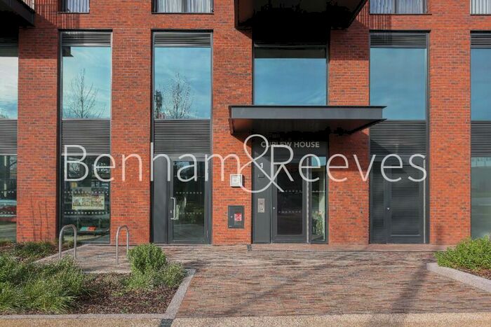 1 Bedroom Apartment To Rent In Hawser Lane, Canary Wharf, E14