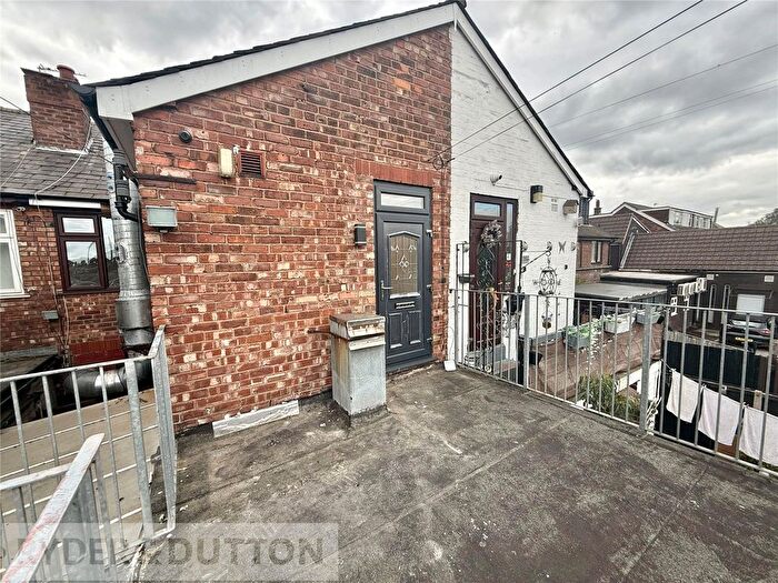 2 Bedroom Flat To Rent In Hollinwood Avenue, Manchester, Greater Manchester, M40