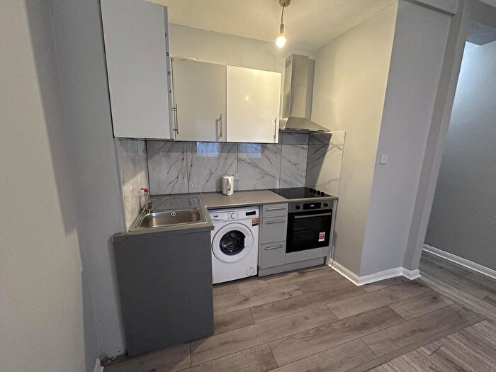 1 Bedroom Flat To Rent In Eardely Road, Sreatham, SW16
