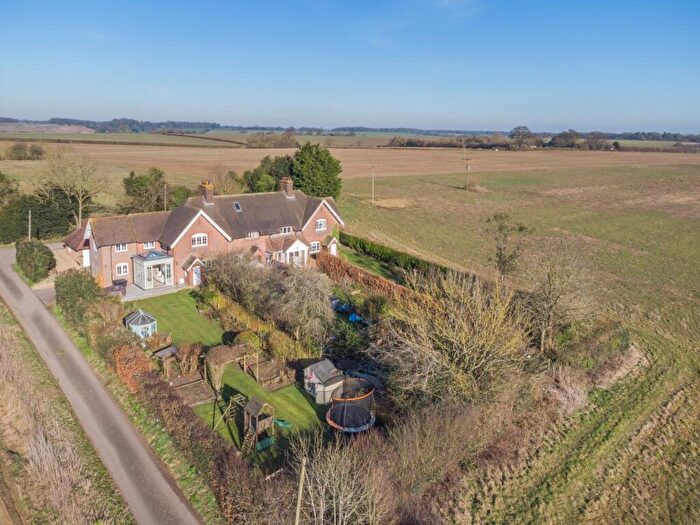 4 Bedroom Semi Detached House For Sale In New Fiddlers Hill, Luton Road, Harpenden, Hertfordshire, AL5