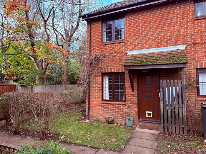 1 Bedroom Terraced House To Rent In Kingston Upon Thames, Surrey, KT2