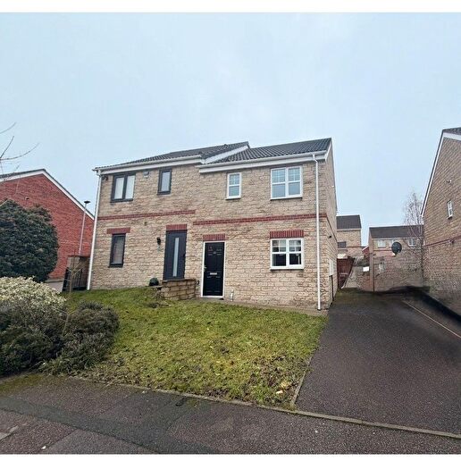 3 Bedroom Semi-Detached House To Rent In Kingsway, Grimethorpe, Barnsley, S72