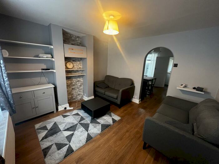 2 Bedroom House To Rent In Victoria Place, Colchester, CO1