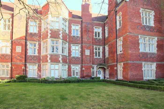 1 Bedroom Flat To Rent In The Galleries, Warley, Brentwood, CM14
