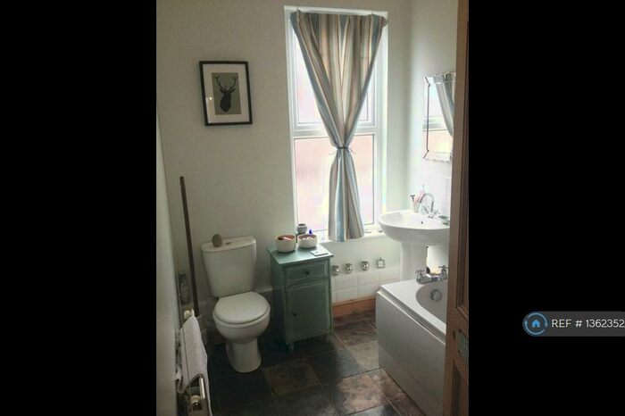 4 Bedroom Terraced House To Rent In Victoria Grove, Leeds, LS9