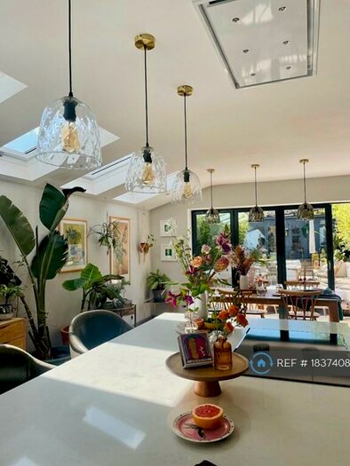 3 Bedroom Semi-Detached House To Rent In Wellesley Road, London, E11