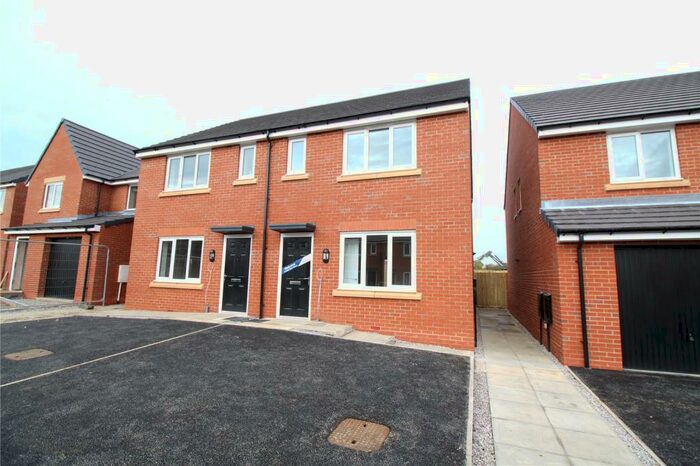 3 Bedroom Semi-Detached House To Rent In Buckthorn Drive, Hollington Drive, Stoke-on-Trent, Staffordshire, ST6