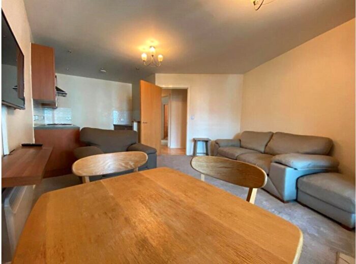 2 Bedroom Apartment To Rent In Kingsway, North Finchley, London, N12