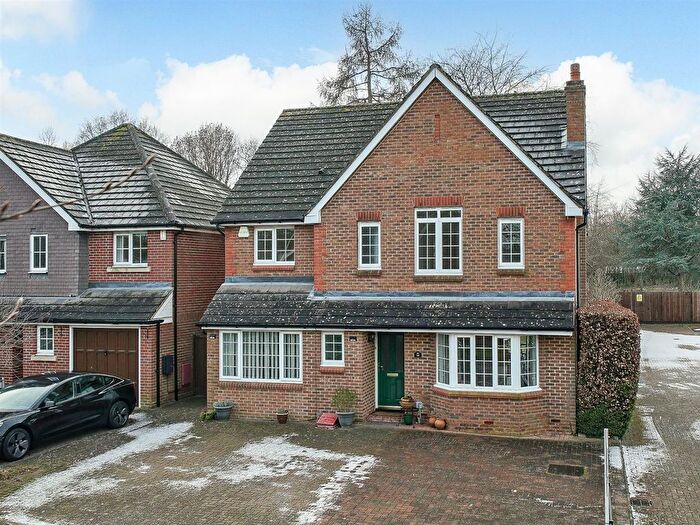 4 Bedroom Detached House For Sale In Maslen Road, St. Albans, AL4