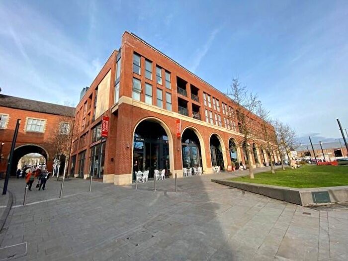 2 Bedroom Apartment To Rent In Exchange Street, Aylesbury, HP20
