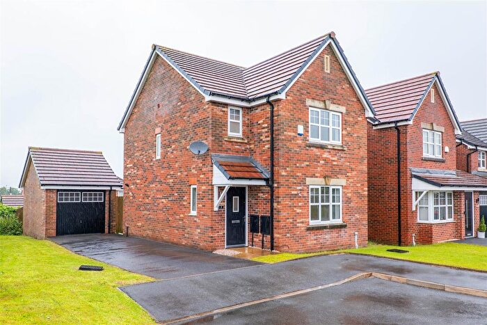3 Bedroom Detached House For Sale In Glamis Court, Blackrod, Bolton, BL6