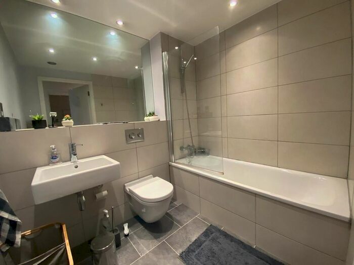 1 Bedroom Flat To Rent In The Hub, Piccadilly Place, Manchester, M1