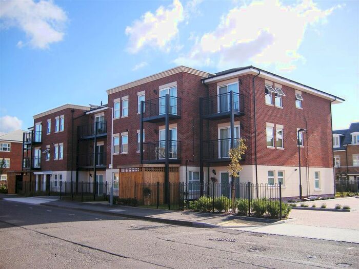 2 Bedroom Flat To Rent In Blythewood Court, Waterloo Road, Uxbridge, UB8