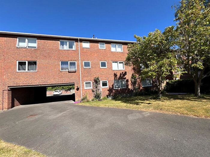 2 Bedroom House To Rent In Fairlawns, Newmarket, CB8