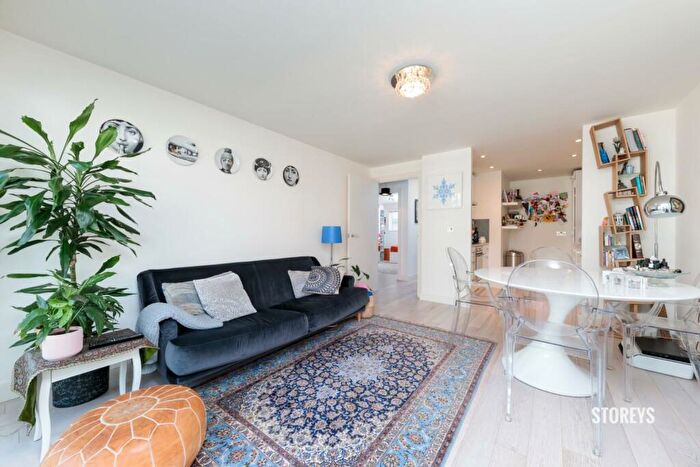 2 Bedroom Apartment To Rent In Orsman Road, De Beauvoir, London, N1