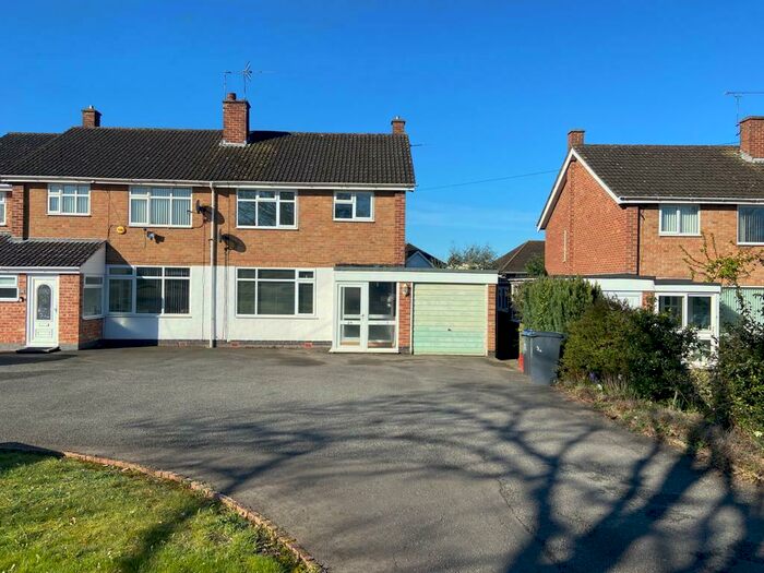 3 Bedroom Semi-Detached House To Rent In Parklands Avenue, Leamington Spa, CV32