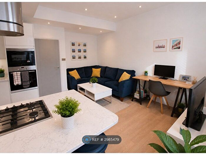 1 Bedroom Flat To Rent In Tooting High St, London, SW17