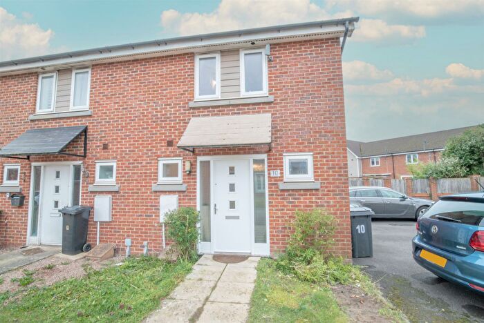 3 Bedroom Semi-Detached House To Rent In Egerton Drive, Marnel Park, Basingstoke, RG24
