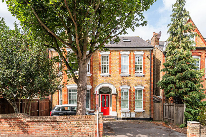 1 Bedroom Flat For Sale In Bedford Hill, London, SW12