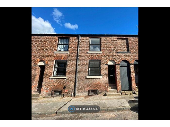 3 Bedroom Terraced House To Rent In Crompton Road, Macclesfield, SK11