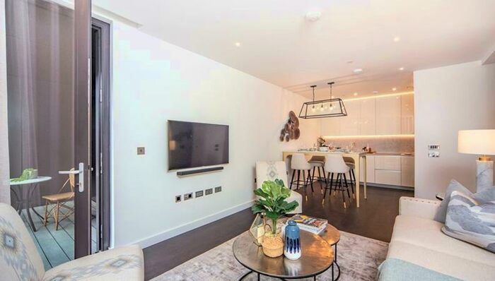 2 Bedroom Flat To Rent In Thornes House, - Charles Clowes Walk, Nine Elms, SW11