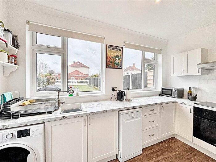 2 Bedroom Semi-Detached House For Sale In Seagrave Ave, Kirkby In Ashfield, NG17