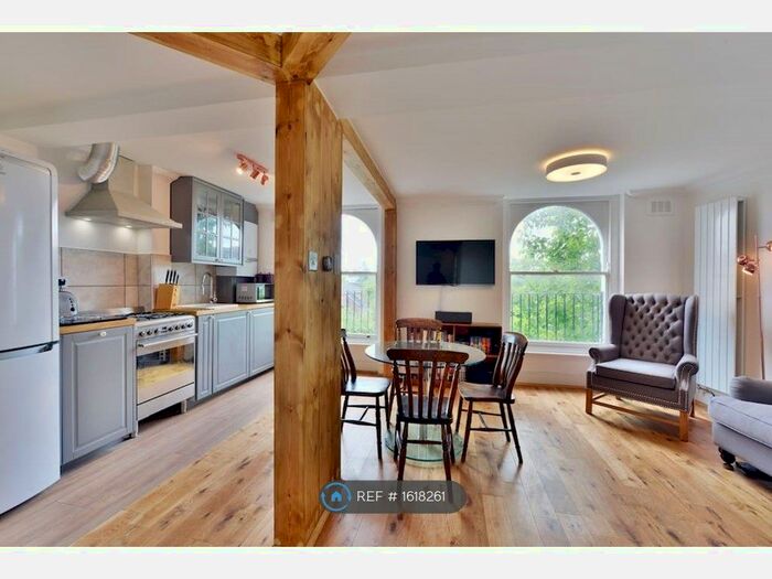 2 Bedroom Flat To Rent In Powis Square, London, W11