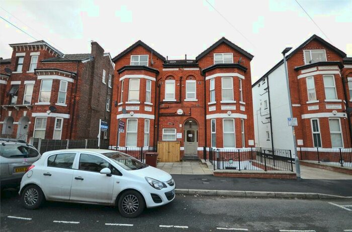 2 Bedroom Apartment To Rent In - Central Road, Didsbury, Manchester, M20