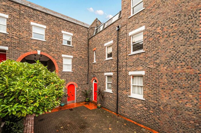 1 Bedroom Flat For Sale In Heralds Place, London, SE11