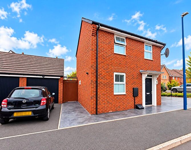 3 Bedroom Detached House For Sale In Shinglers Drive, Tipton, DY4