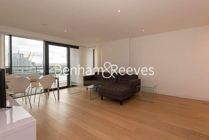 3 Bedroom Apartment To Rent In Yabsley Street, Canary Wharf, E14