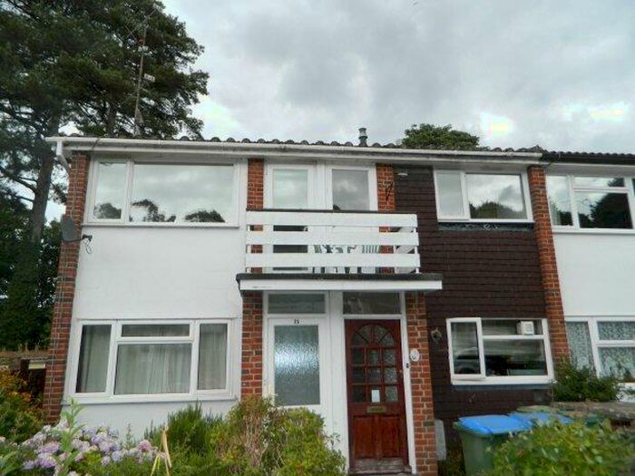2 Bedroom Maisonette To Rent In Rivermead, Horsham, RH12