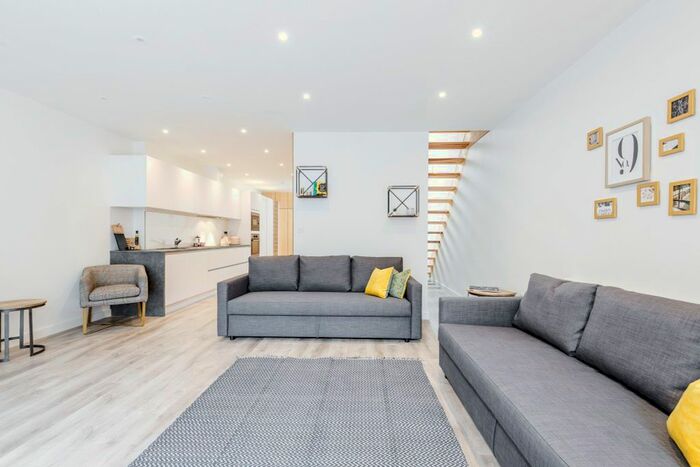 2 Bedroom Flat To Rent In Grange Road, London, SE1