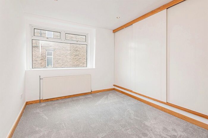 3 Bedroom Terraced House For Sale In Fartown, Pudsey, LS28