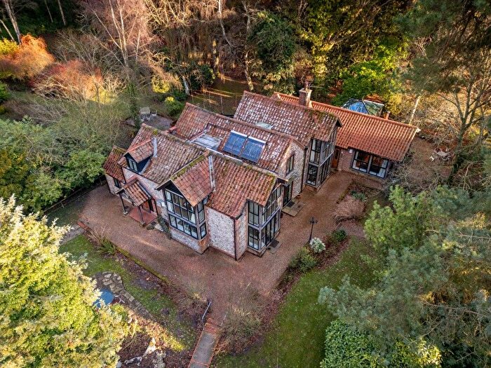 5 Bedroom Detached House For Sale In Aylmerton, Norwich, NR11
