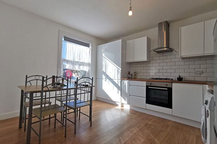 3 Bedroom Flat To Rent In Roundwood Road, Harlesden, NW10