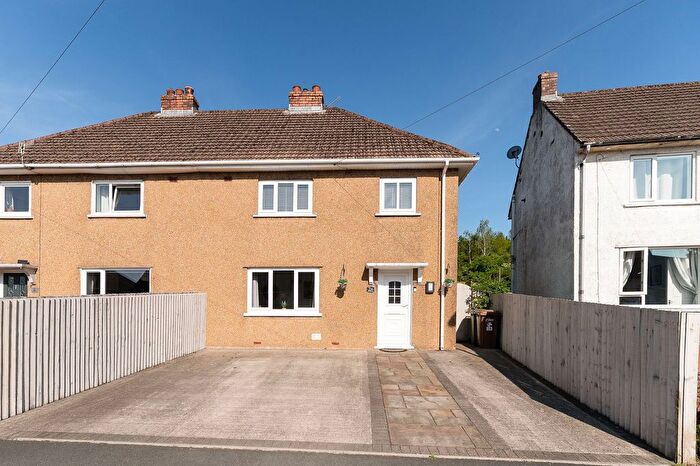 3 Bedroom Semi-Detached House For Sale In Upland Road, Pontllanfraith, NP12