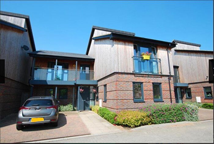 4 Bedroom Detached House For Sale In Oakgrove, Milton Keynes, MK10