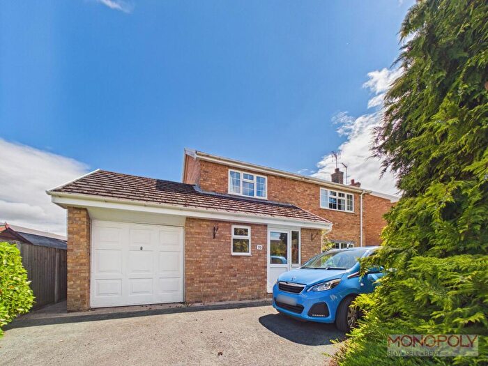4 Bedroom Detached House For Sale In Coed-Y-Glyn, Wrexham, LL13