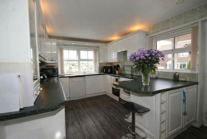 4 Bedroom Detached House For Sale In Bexhill Close, Pontefract, WF8
