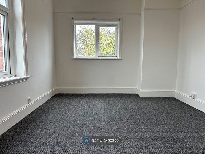 2 Bedroom Flat To Rent In Glenavon House, Kings Norton, Birmingham, B38