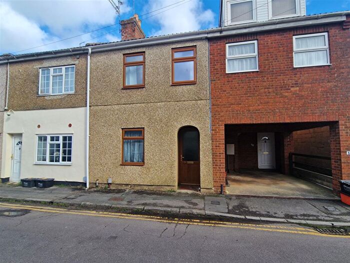 3 Bedroom Terraced House For Sale In Horace Street, Swindon, SN2