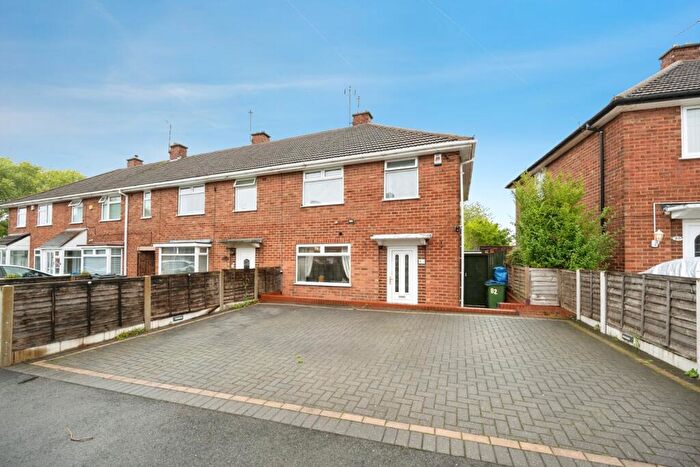 3 Bedroom Terraced House For Sale In Brennand Road, Oldbury, West Midlands, B68