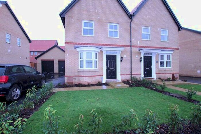 3 Bedroom Semi-Detached House To Rent In Brickle Wood Avenue, Poringland, Norwich, NR14