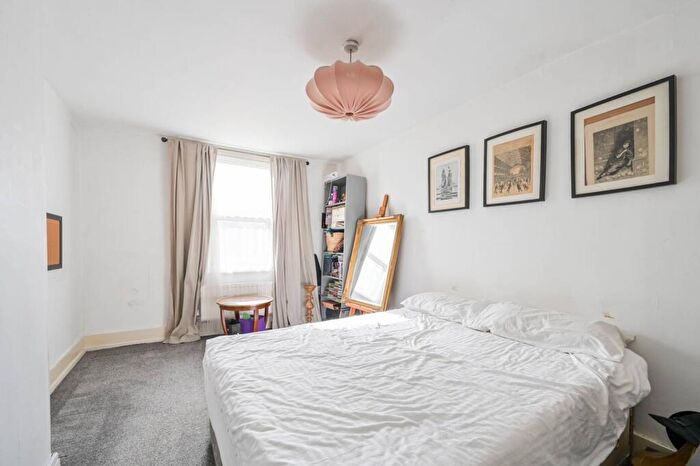 5 Bedroom Terraced House For Sale In Farleigh Road, Stoke Newington, London, N16