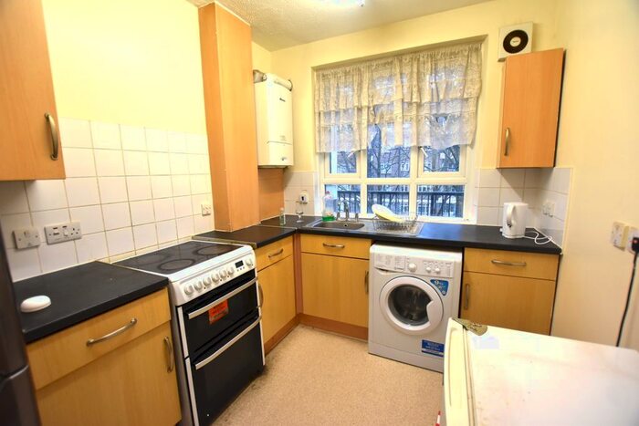 2 Bedroom Flat To Rent In White City Estate, London W12