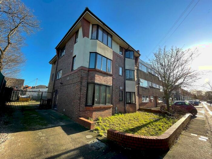 1 Bedroom Flat To Rent In Rowan Court, Chesnut Avenue, Hull, HU5