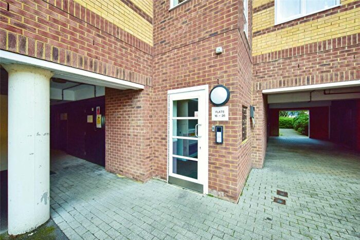 2 Bedroom Flat For Sale In St. Peters Street, Maidstone, Kent, ME16